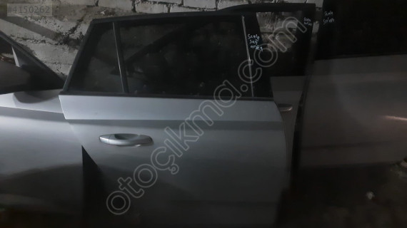 SKODA SCALA SAĞ ARKA KAPI SÖKME