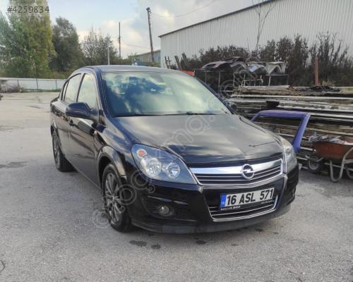 2011 MODEL OPEL ASTRA H SEDAN 111.YIL PAZARLIK PAYI VARDIR