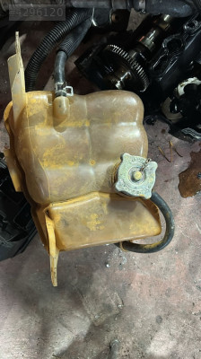 2009 DODGE NITRO ÇIKMA ORJINAL RADYATÖR SU DEPOSU