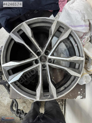 Volkswagen AUDİ Q7 -Q8 UYUMLU 22 İNÇ JANT ÇIKMA ORİJİNAL