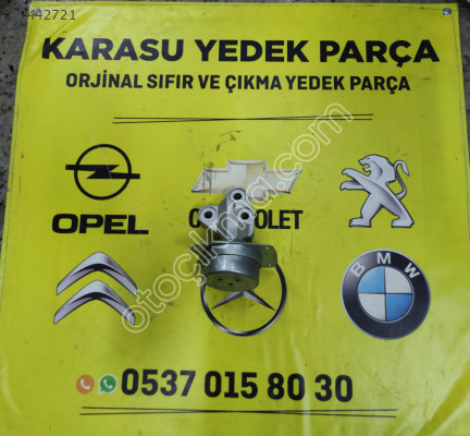 Insignia -A- 1.6 Dizel Sol Motor Kulağı / 1322177