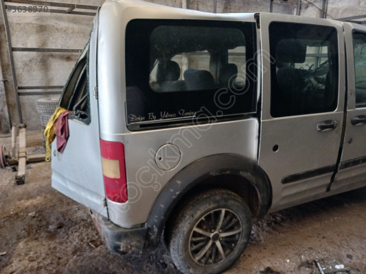 FORD CONNECT SAĞ ARKA ÇAMURLUK ÇIKMA