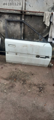Mazda 323 hatcback sağ ön kapı