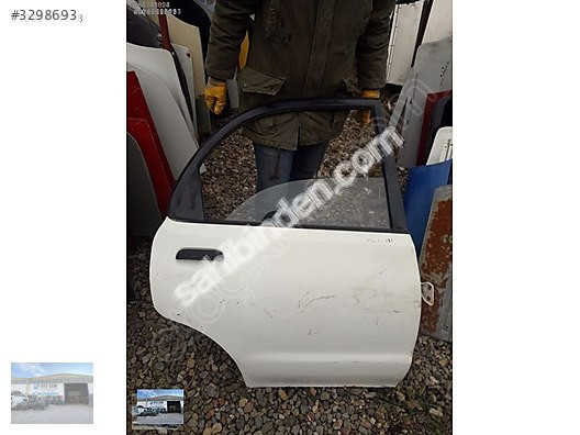 OTO CEMDEN ÇIKMA MAZDA 121 SAĞ ARKA KAPI