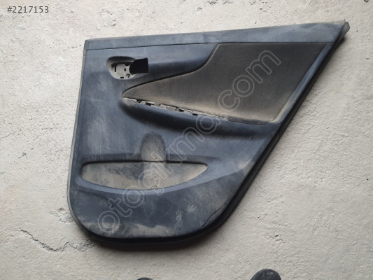 TOYOTA COROLLA SAĞ ARKA KAPI DÖŞEME 67787-12020