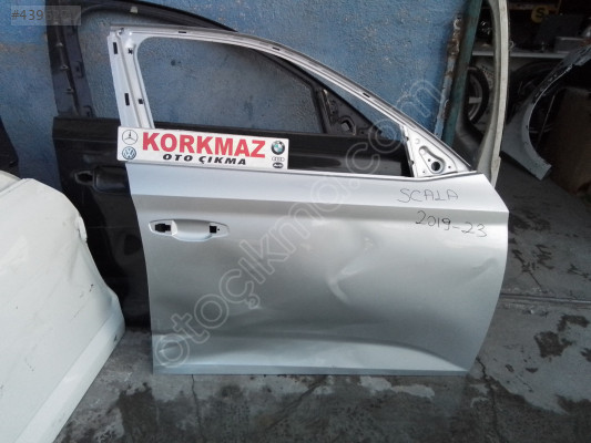SKODA SCALA SAĞ ÖN KAPI