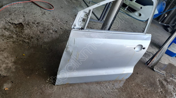 Wolksvagen polo 2014 model sol on kapi