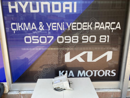 KİA SORENTO SİLECEK SU BİDONU ORİJİNAL ÇIKMA YEDEK PARÇA