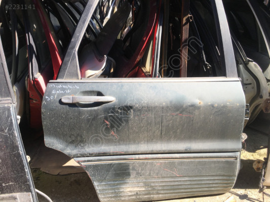 Mitsubishi Galant 1990 Sağ Arka Kapı Döşemesi Kapı Çıtası