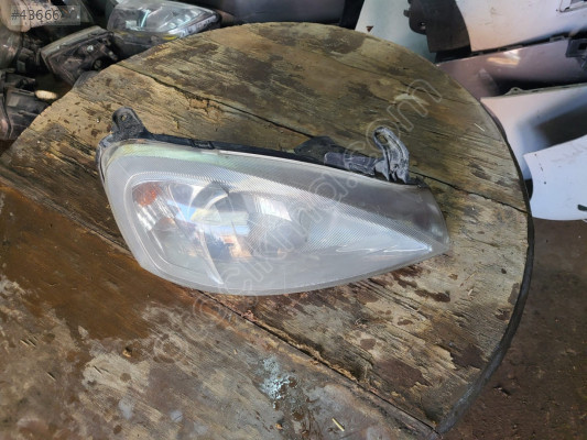 Opel corsa sağ òn far