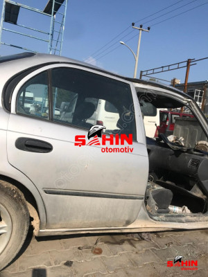 TOYOTA - COROLLA (AE101) / SAĞ ARKA KAPI