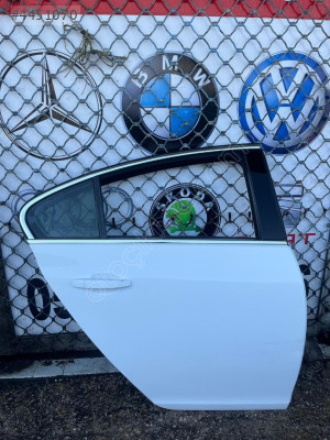 İNSİGNİA SAĞ ARKA KAPI ORJİNAAL ÇIKMAA PARÇAA