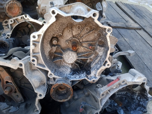 02t301103a Volkswagen Polo şanzıman