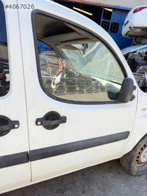 Fiat Doblo sağ ön kapı çıkma orijinal