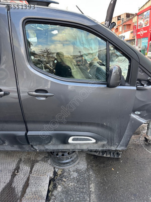 Citreon berlingo sağ ön kapı