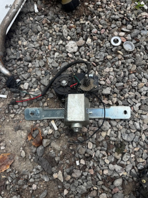 Toros R12 Arka Cam Silecek Motoru