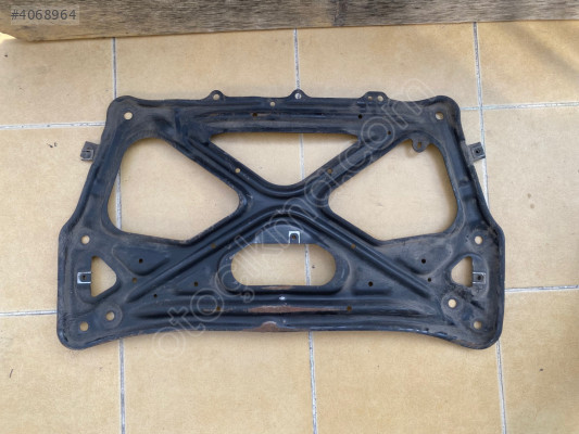 AUDİ A6 MOTOR ALT TRAVERS MUHAFAZA 4H0399345Q