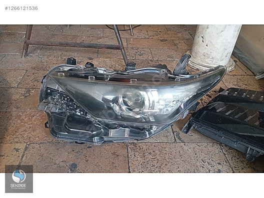 TOYOTA AURİS 2015-2018 SOL FAR ORJİNAL