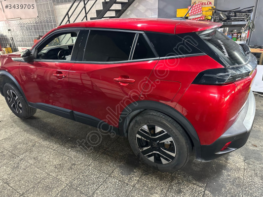 Peugeot 2008 sol ön kapı