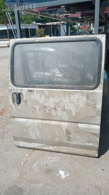 MİTSUBİSHİ L300 SOL SÜRGÜLÜ KAPI CIKMA ORJİNAL