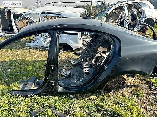 VOLVO S60 (KESME) TAVAN ARKA ŞASİ ÇAMURLUK