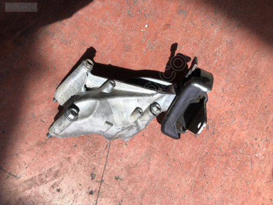 VOLKSWAGEN AMAROK MOTOR KULAĞI 2.0 TDI