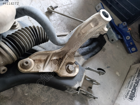 548518613R Clio 5 travers bağlantı ayağı