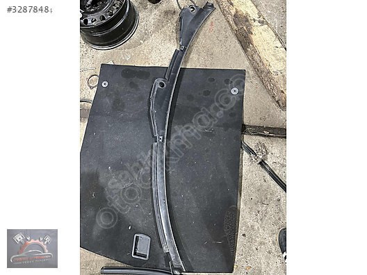 AUDİ A5 ORJİNAL ÖN CAM IZGARASI