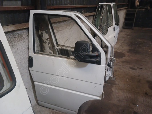 TRANSPORTER T4 SAĞ ÖN KAPI ÇIKMA