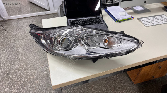 FORD FİESTA MERCEKLİ SAĞ FAR ORJİNAL ÇIKMA