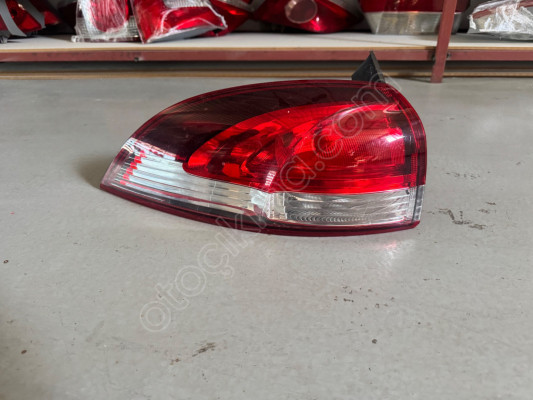 RENAULT CLİO IV STW SOL ARKA DIŞ STOP ÇIKMA ORJİNAL 2013-2020