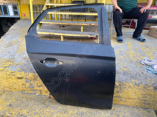 OPEL CORSA F SAĞ ARKA KAPI SIFIR GM TAŞIMA HATALI 9837705980