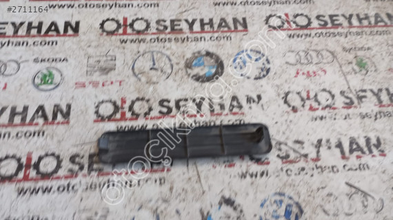 58569-02030 Toyota auris 2009 gövde numarası kapağı
