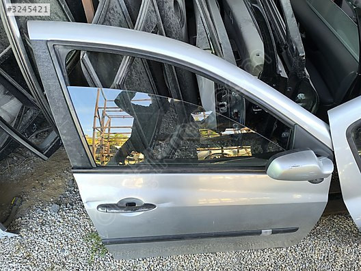 2009 Clio 3 sağ ön kapı