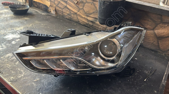 MASERATİ GHİBLİ XENON SOL FAR DOLU 670038240