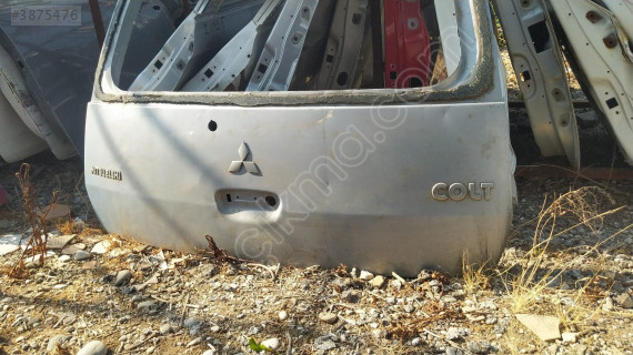 Mitsubishi colt bagaj kapagı