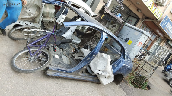 RENAULT MEGANE 4 SOL ARKA ÇAMURLUK