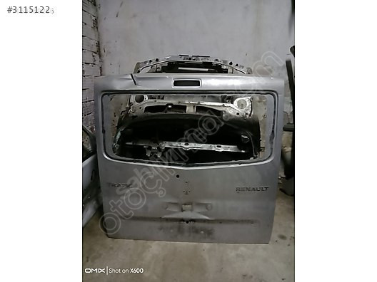 Renault trafic3 tek açılır bagaj kapağı