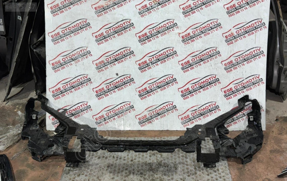 2013/2018 VOLVO V40 ORJINAL ÖN PANEL HATASIZ