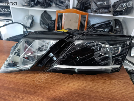 SKODA OCTAVİA SOL FAR LEDLİ MERCEKLİ ORJİNAL ÇIKMA