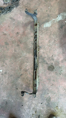 2011 FORD FOCUS ÇIKMA ORJINAL RADYATÖR ALT DEMİRİ