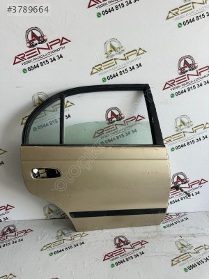 TOYOTA CORONA SAĞ ARKA KAPI