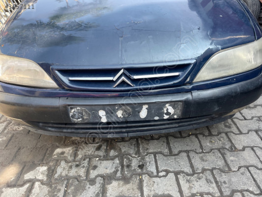 Citroen Xsara sol ön far