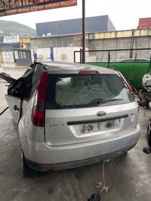 FORD FİESTA BAGAJ KAPAĞI ORJİNAL ÇIKMA