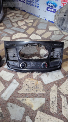 FORD CUSTOM TEYP PANEL ÇERÇEVESİ DOLU ORJ ÇIKMA