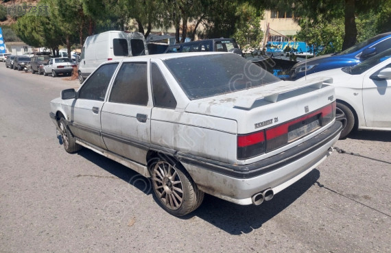 Renault manager  bagaj kapağı