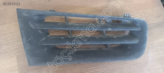 Megane II - 2 sağ ön panjur OEM 8200412380 çıkma orj