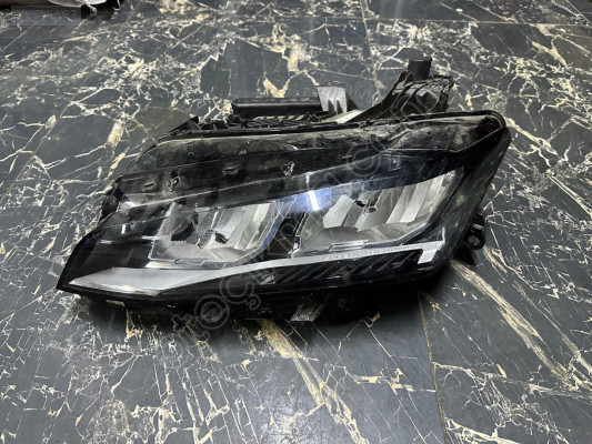 Peugeot 408 ön sol far