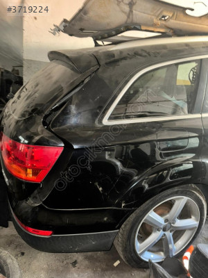 AUDİ Q7 SAĞ ARKA ÇAMURLUK ÇIKMA KONUK OTO 05366077016