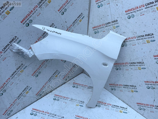 Cıtroen C.elysee sol ön çamurluk (az hasarlı)